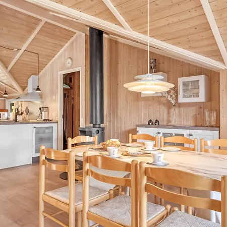 Semesterbostad Emili - 300m From The Sea By Interhome *