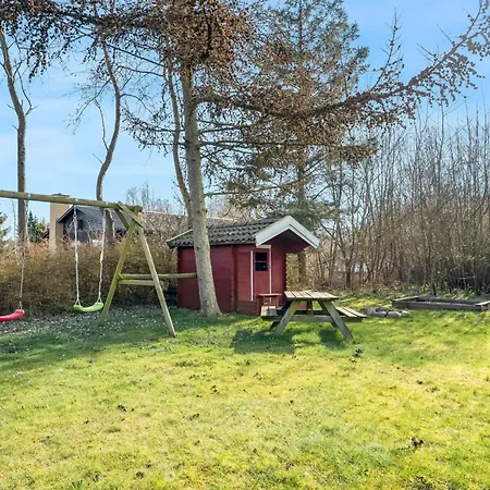 Emili - 300m From The Sea By Interhome